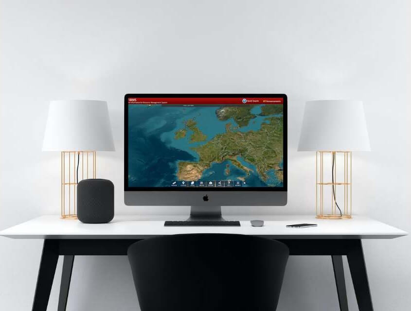 Website, auf der Brände verfolgt werden können, auf einem Computerbildschirm